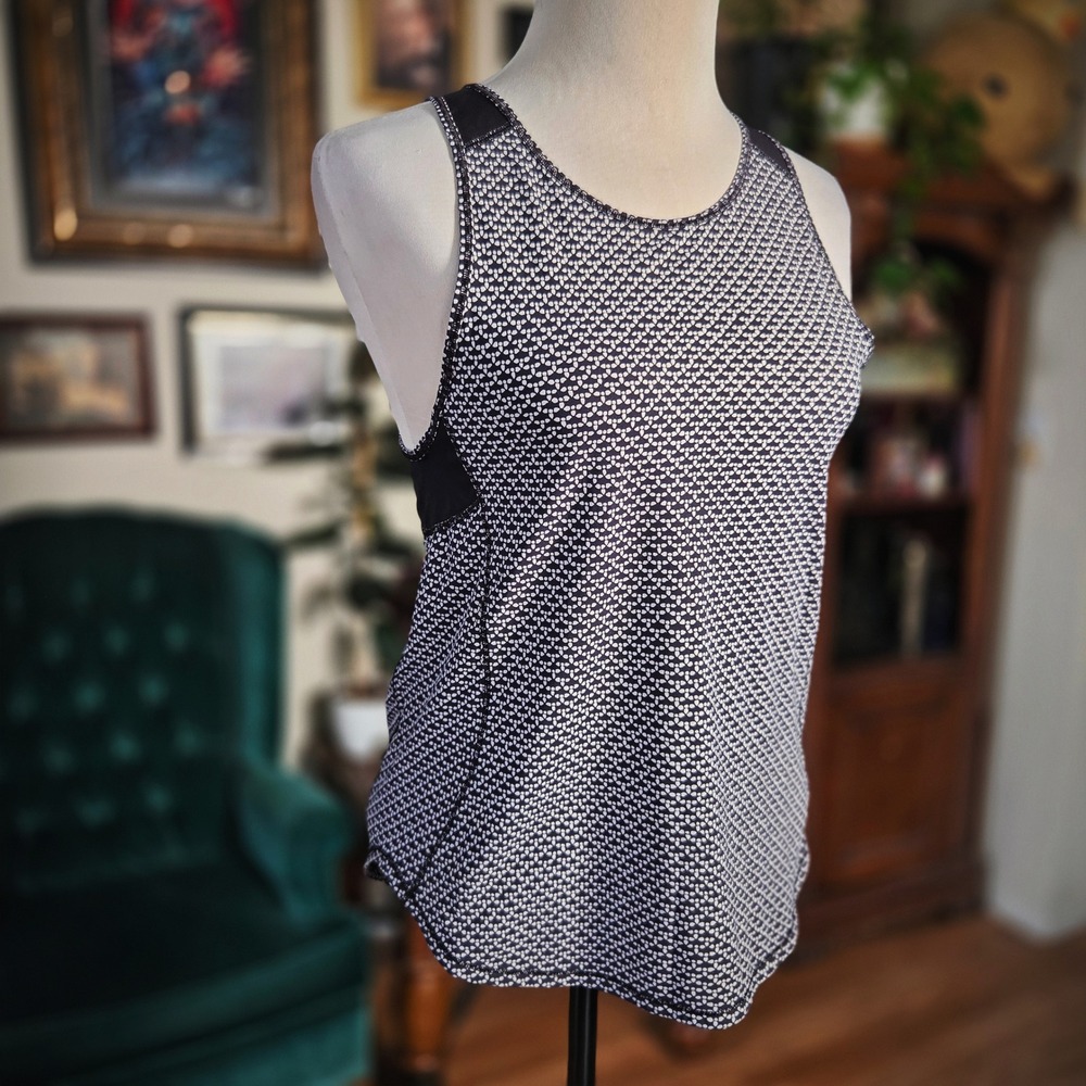 Lululemon Tank Top Monochrome Spotted Mesh Back Racerback Yoga Athletic Shirt XS